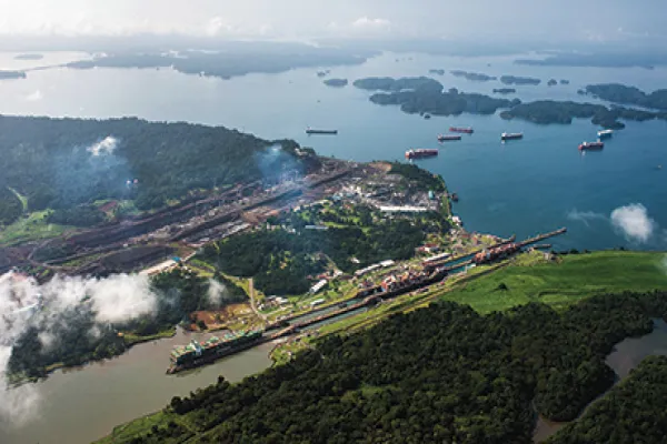 2014-03-jonathan-kandell-panama-canal-large.jpg