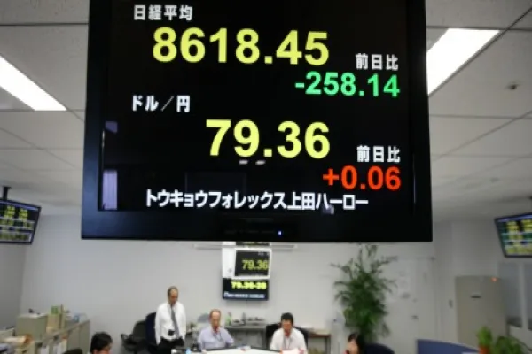 2014-07-dan-weil-low-currency-volatility-japan-lg.jpg