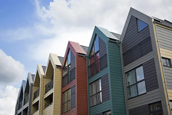 U.K. House Prices Rise as Consumer Optimism Hits 9-Year High