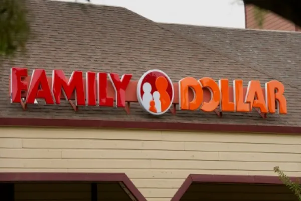 2014-09-da-family-dollar-large.jpg