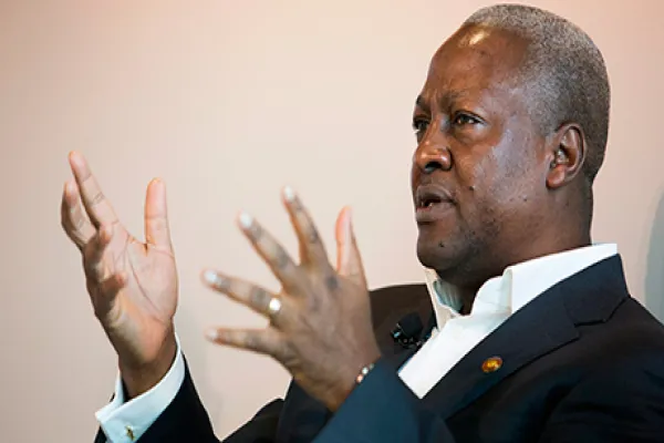 2015-10-matt-mossman-ghana-mahama-large.jpg