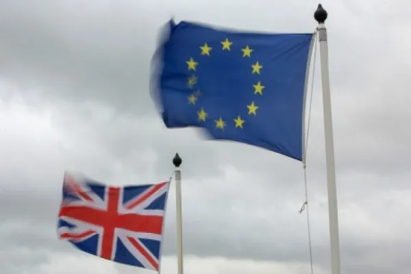 2016-03-da-brexit-eu-uk-flags-large.jpg