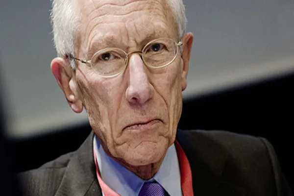 2016-04-anne-szustek-stanley-fischer-large.jpg