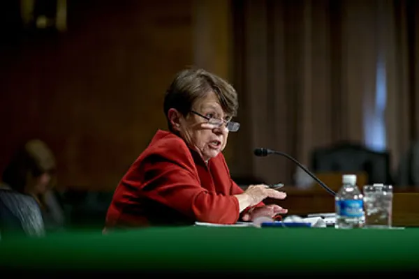 SEC Chairman Mary Jo White Testifies Before Senate Banking Committee
