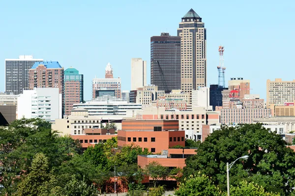 Des Moines, Iowa skyline (Bigstock/SCPhotog)
