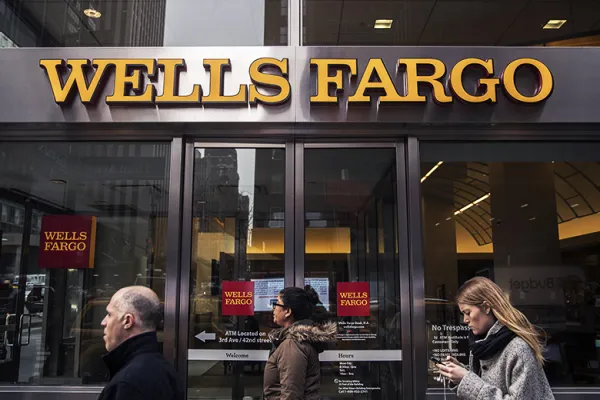 Wells Fargo, New York (Victor J. Blue/Bloomberg).