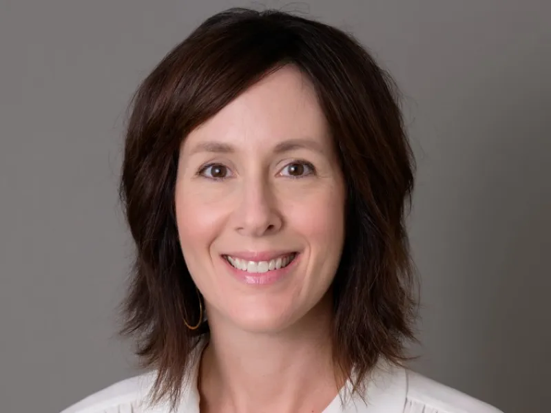 Jennifer Bahus Headshot